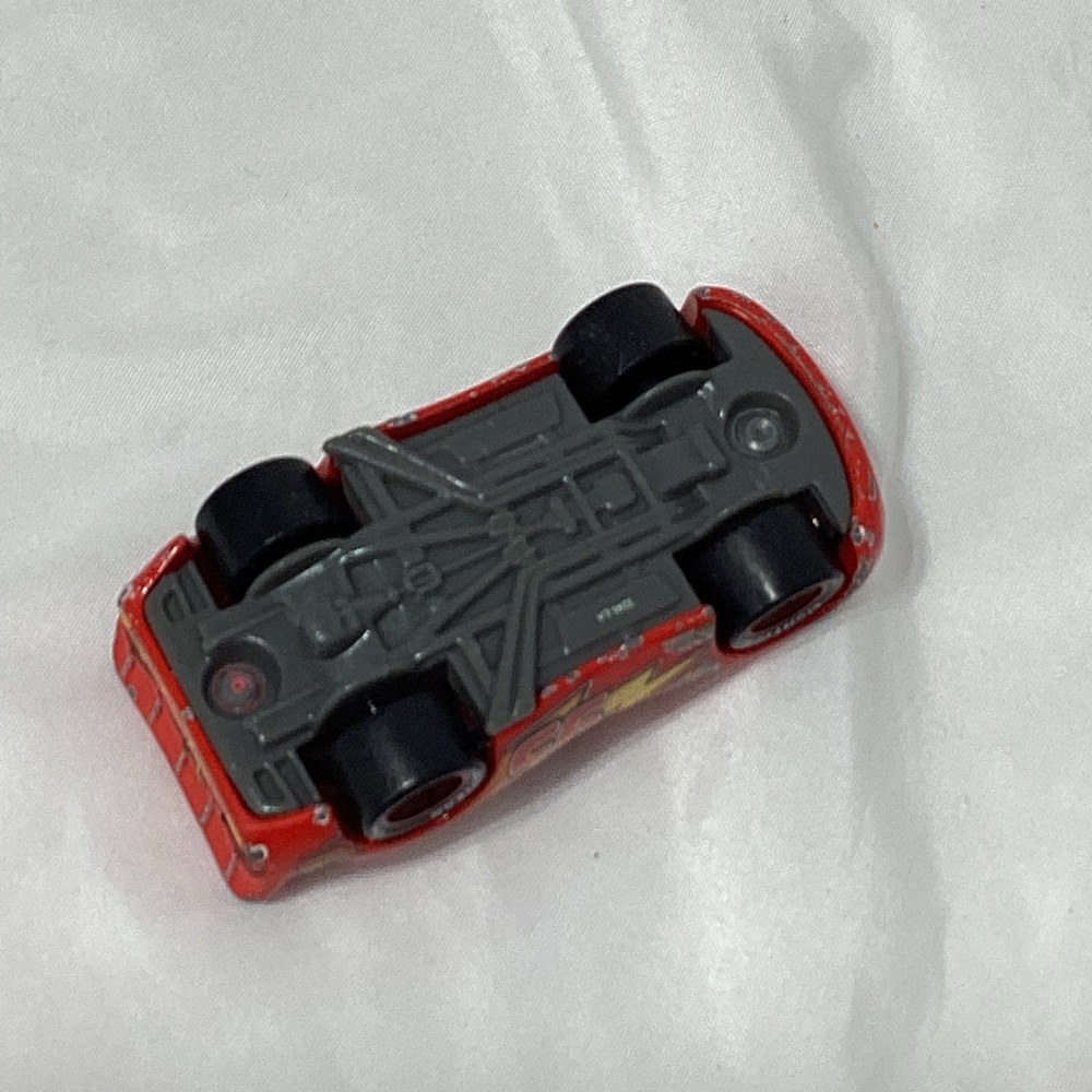 Disney Cars Movie Cars Lot of 7 Lightning McQueen Tank Coat Tow Cap Mater Lot CC - Picture 10 of 10